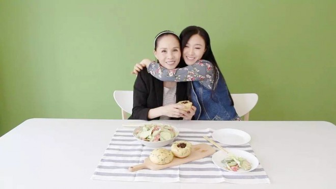 你猜这位食素十多年的美女妈妈几岁了呢